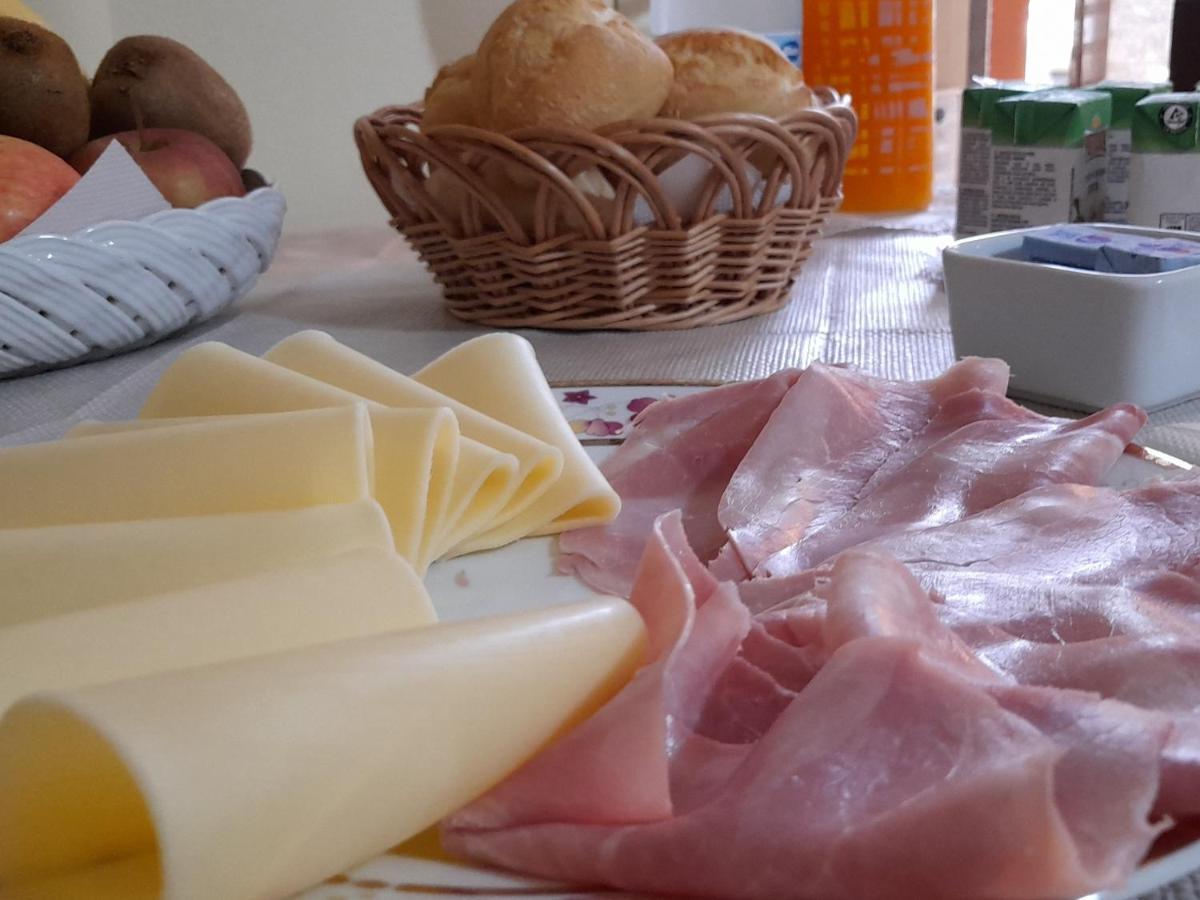Su Fassoi Cabras Acomodação com café da manhã Exterior foto